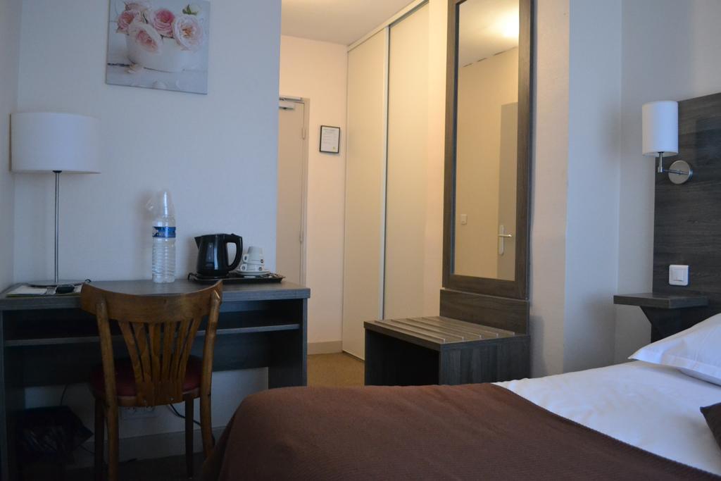 Logis-Hotel & Restaurant Le Carnot Bolbec Szoba fotó